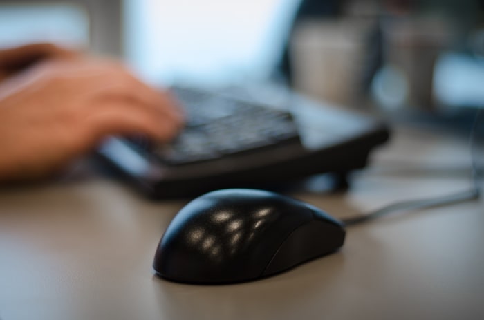 Laser Mouse Does Not Need A Mouse Pad